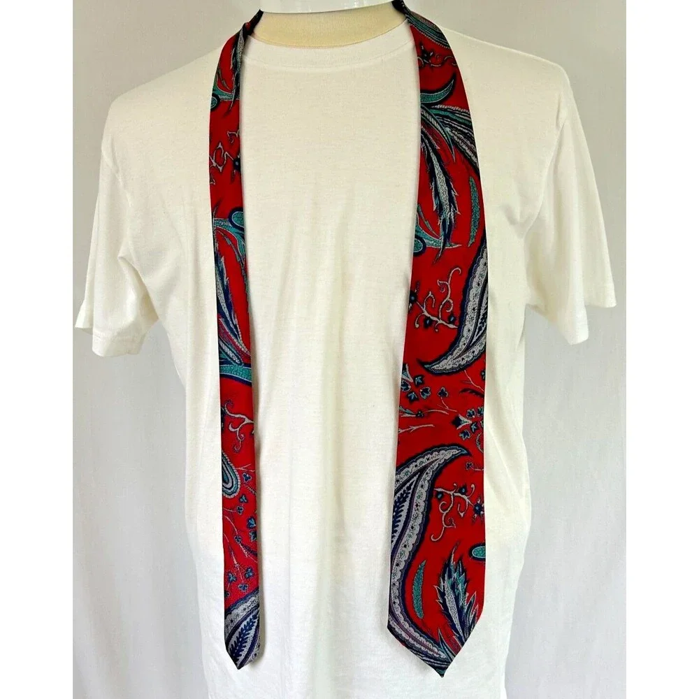 VINTAGE Wembley Neck Tie - Paisley - Red Blue Gray/Grey - Made in USA - Picture 4 of 6